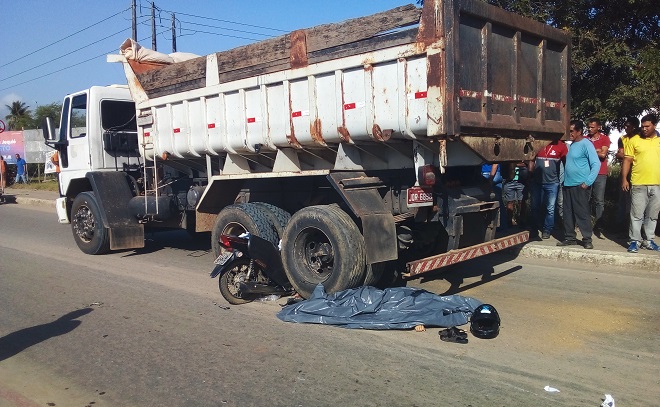 Adolescente sofre acidente de moto em Vicinal Iacri/ Bastos